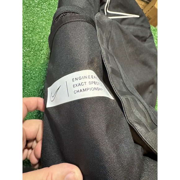 Nike Elite Hoops Black Backpack Bag Sports Gym Bubble Straps - Picture 5 of 9
